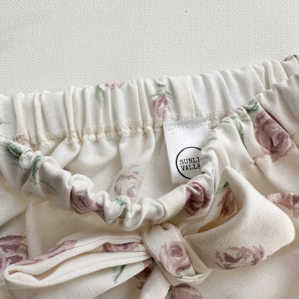 NWT- Handmade - Floral Baby Bloomer Summer Shorts - White/Pink - Size: 6-12m - Picture 4 of 7